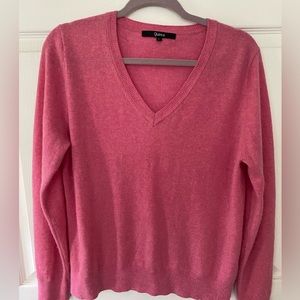 Quince Cashmere V-Neck Sweater